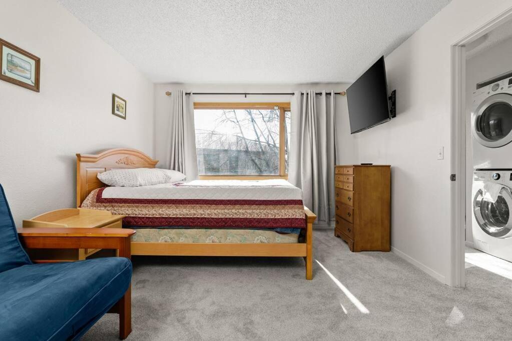 Moose Meadows- Near The Airport, Centrally Located Anchorage Exteriör bild
