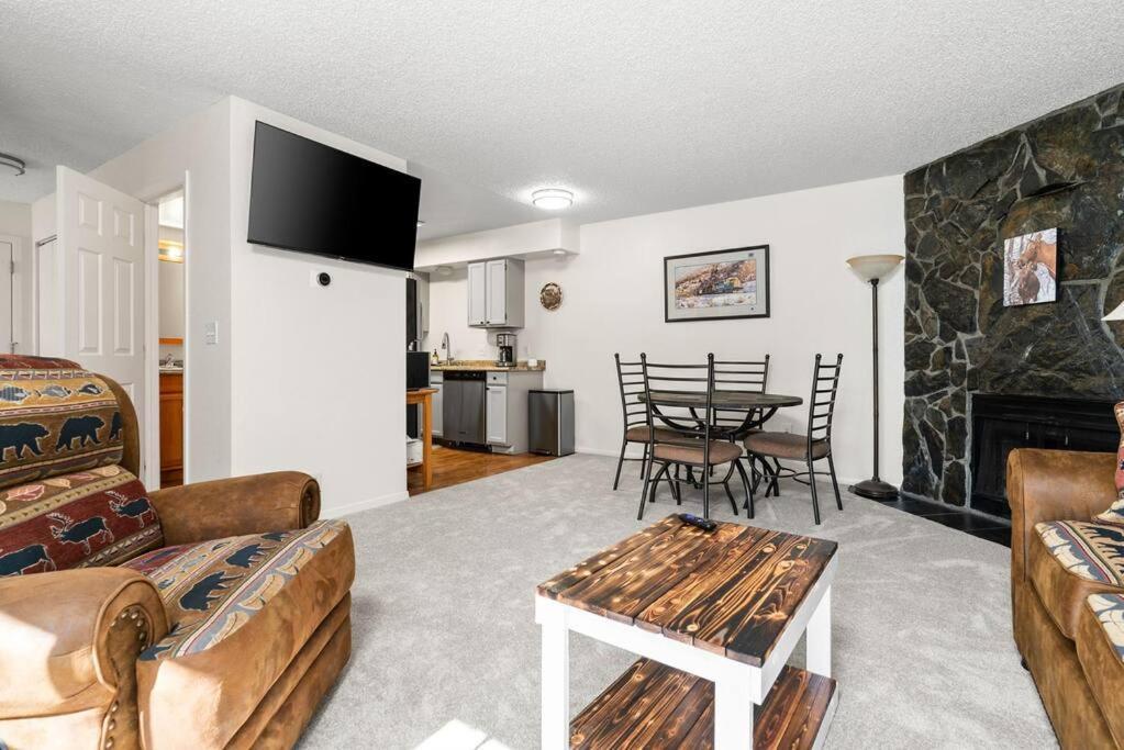Moose Meadows- Near The Airport, Centrally Located Anchorage Exteriör bild